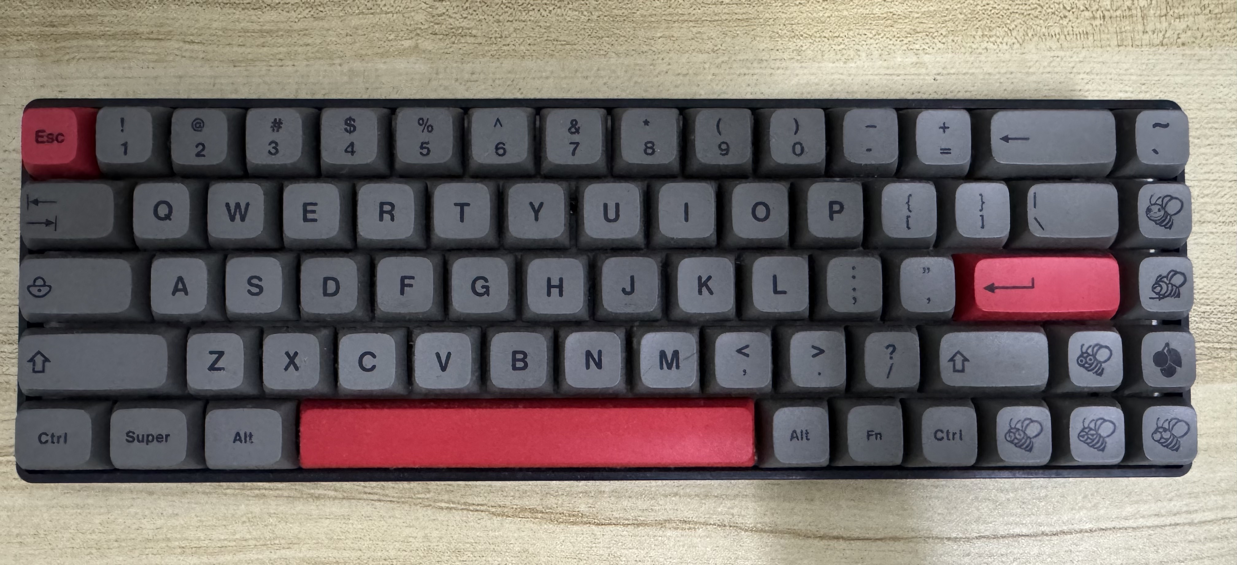 Royal Kludge RK68 Mechanical Keyboard (Custom Keycaps)